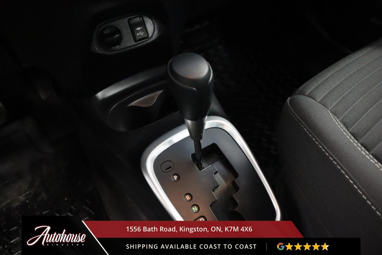 2018 Toyota Yaris LE REARVIEW CAMERA Photo