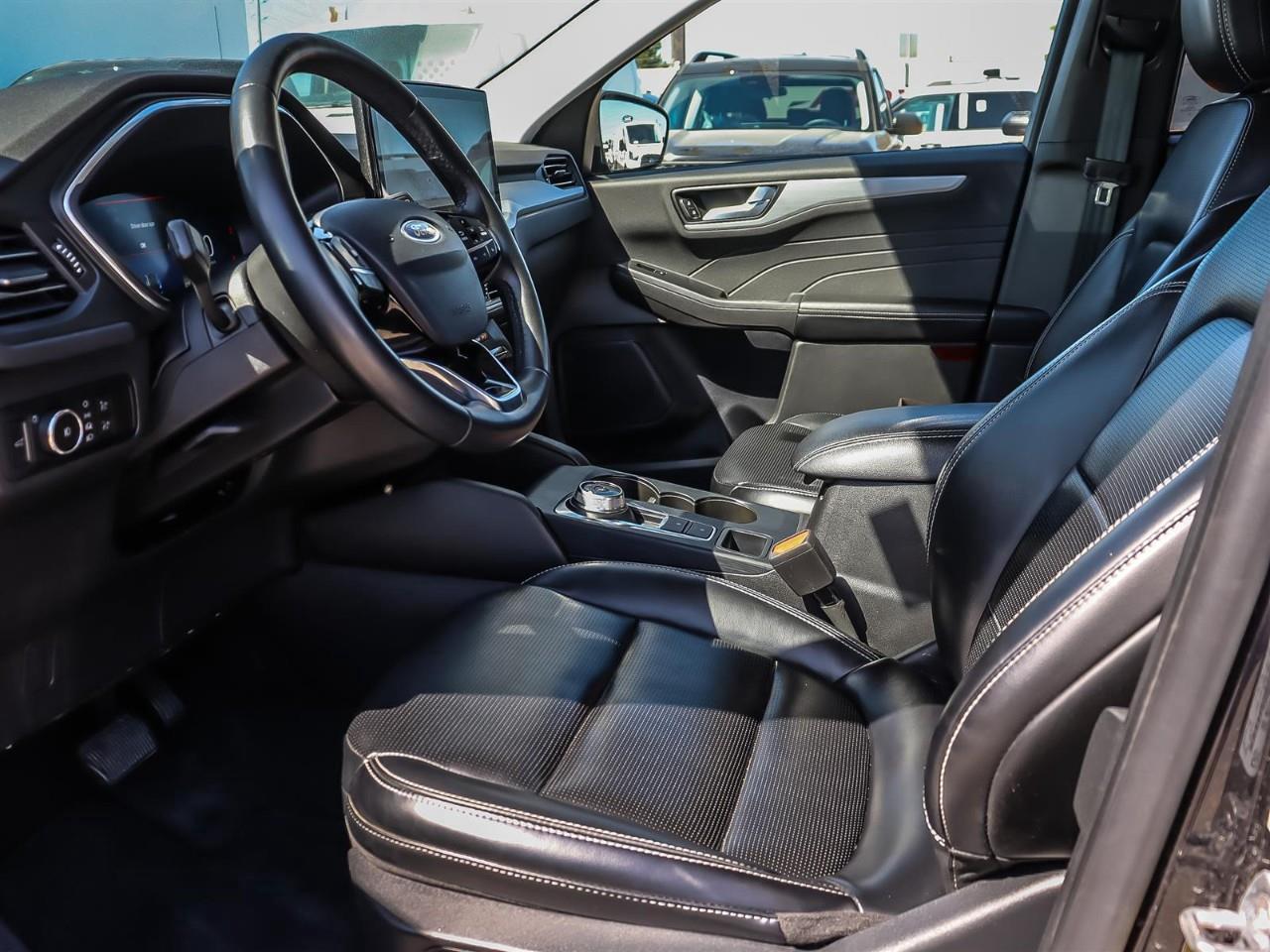 2024 Ford Escape Platinum AWD | Leather | Power Tail Gate | Photo