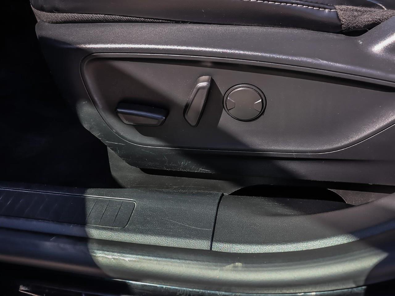 2024 Ford Escape Platinum AWD | Leather | Power Tail Gate | Photo