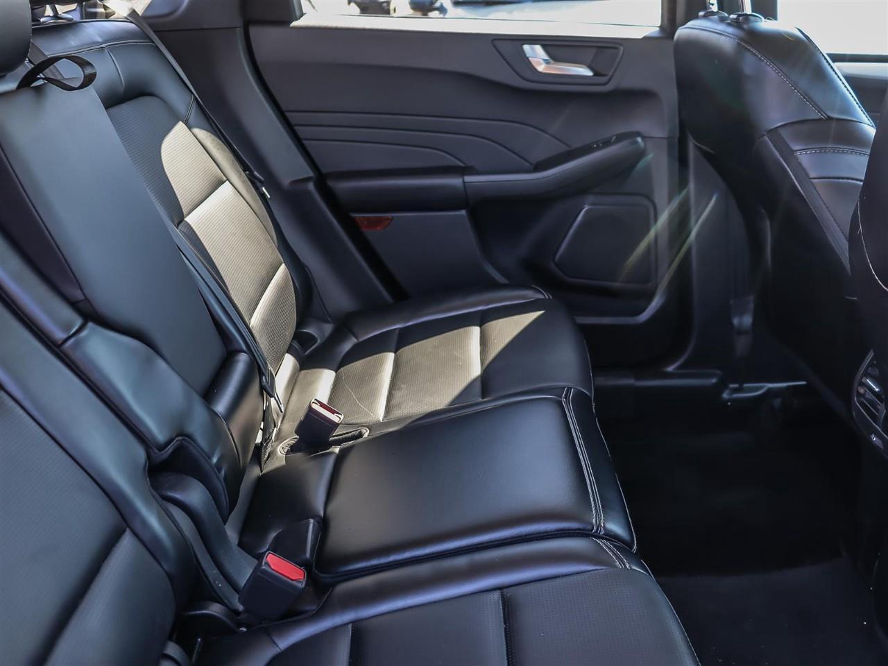 2024 Ford Escape Platinum AWD | Leather | Power Tail Gate | Photo