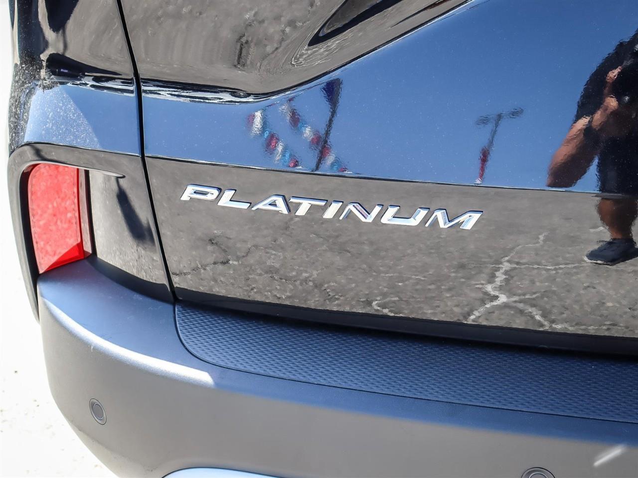 2024 Ford Escape Platinum AWD | Leather | Power Tail Gate | Photo
