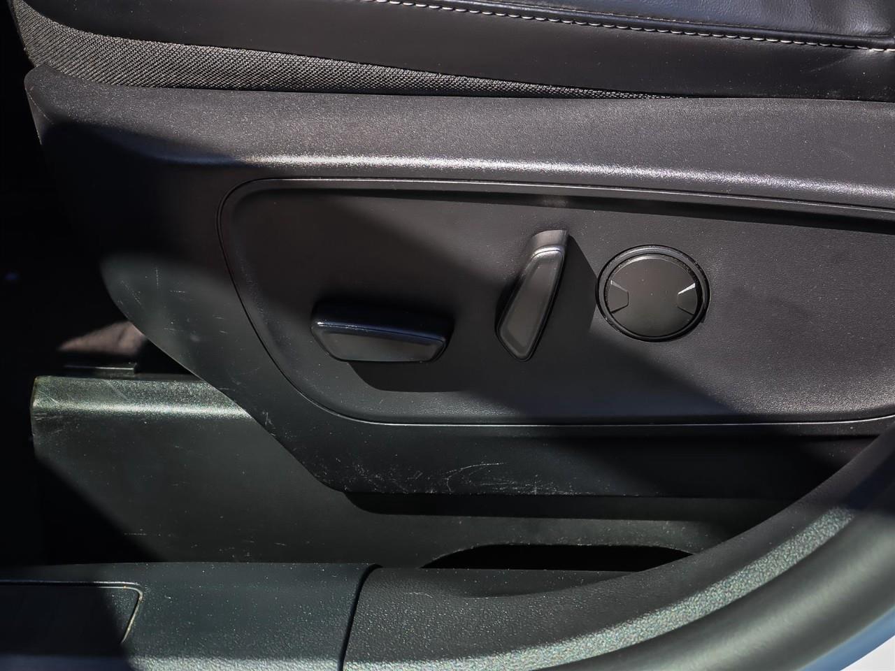 2025 Ford Escape Platinum AWD | Leather | 2.0L | Photo