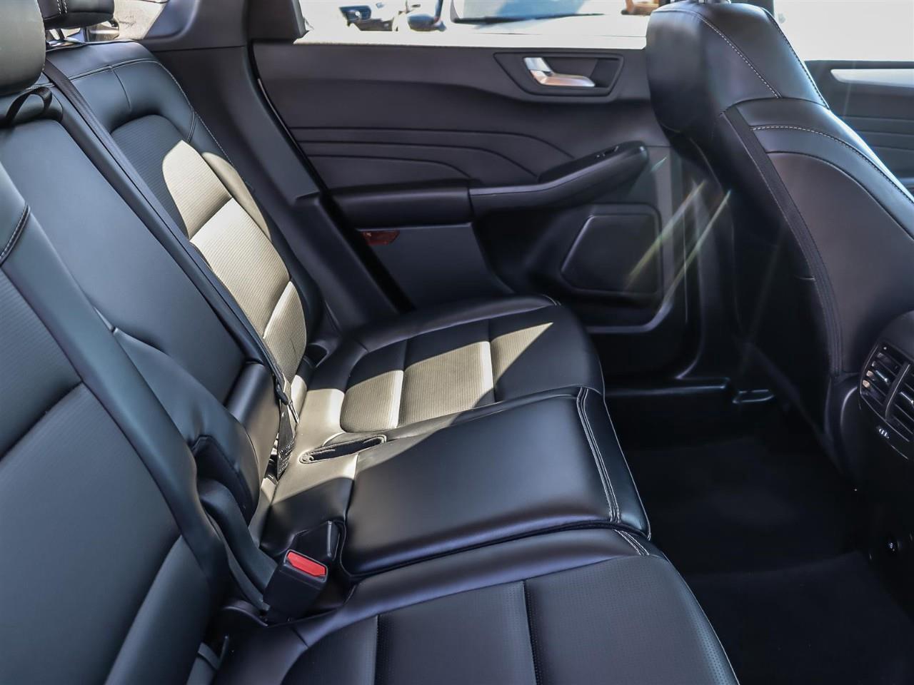 2025 Ford Escape Platinum AWD | Leather | 2.0L | Photo