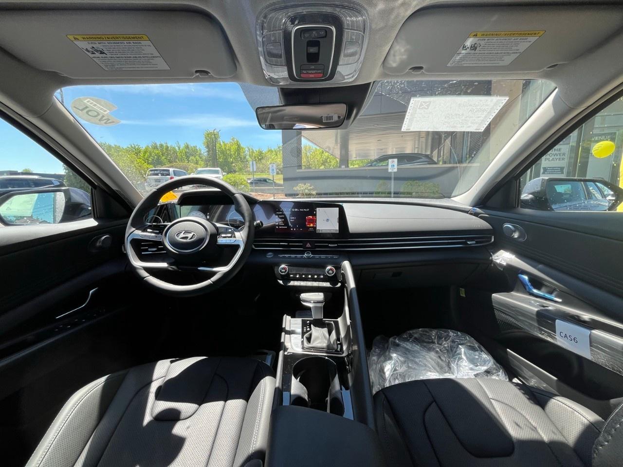 2026 Hyundai Elantra Luxury IVT Photo