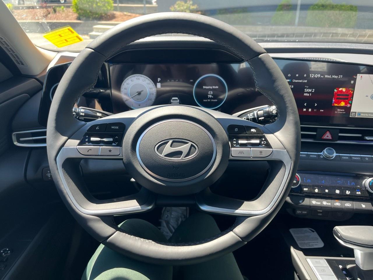2026 Hyundai Elantra Luxury IVT Photo