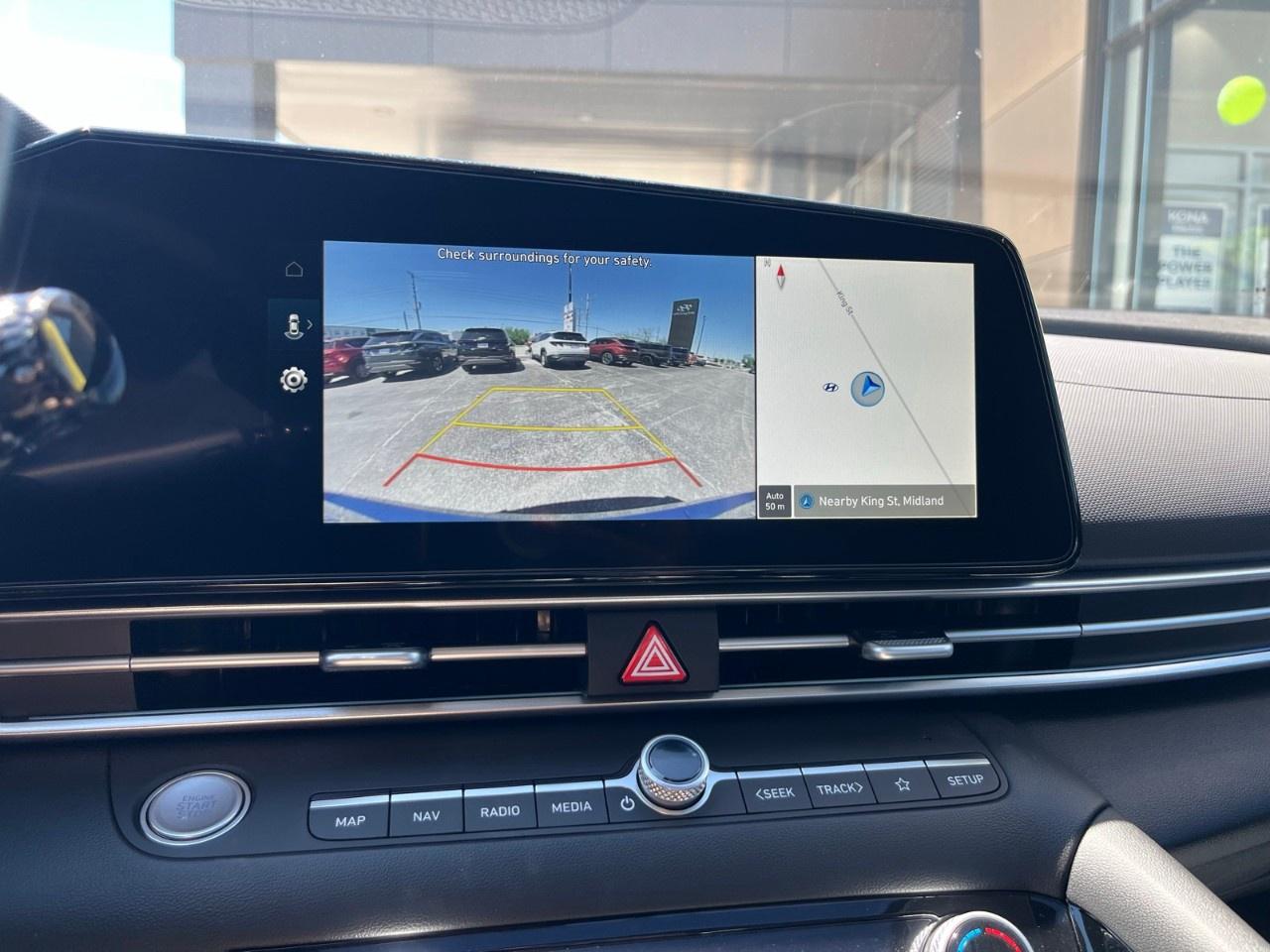 2026 Hyundai Elantra Luxury IVT Photo