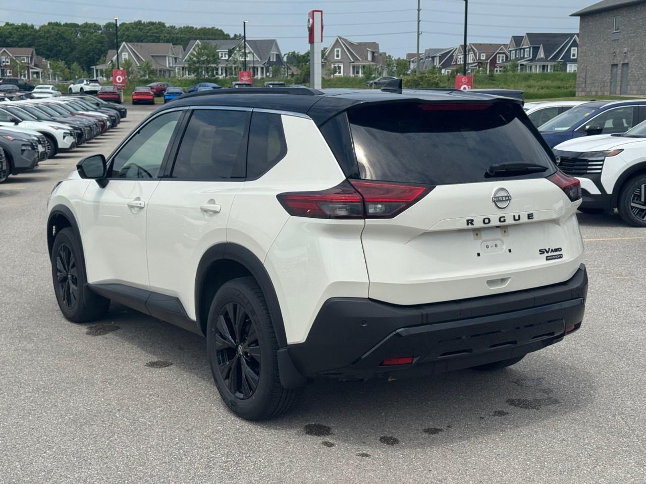 2023 Nissan Rogue Midnight Edition Photo