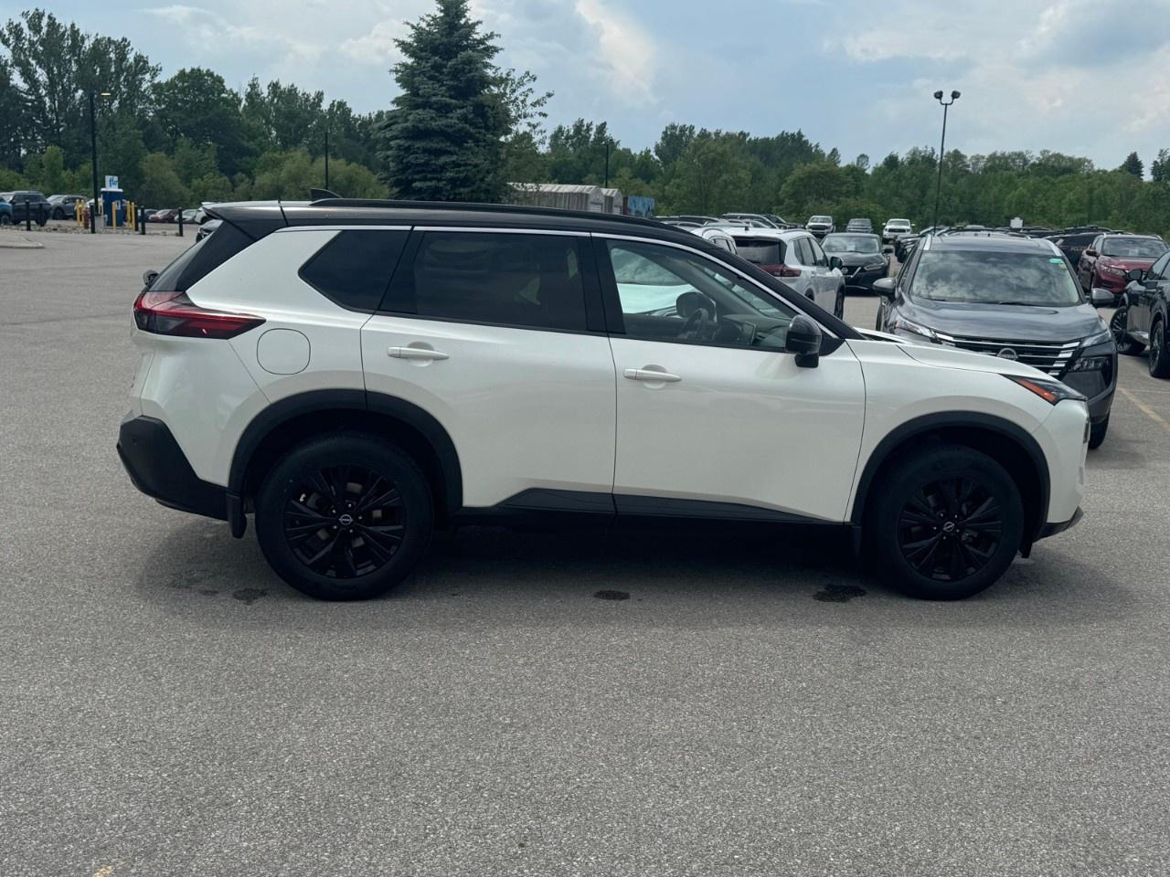 2023 Nissan Rogue Midnight Edition Photo