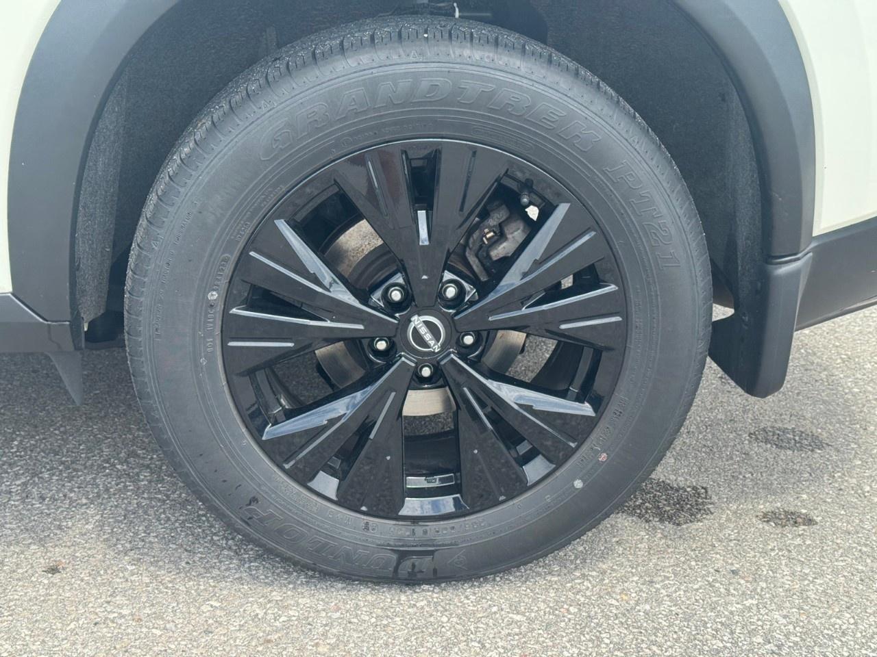 2023 Nissan Rogue Midnight Edition Photo