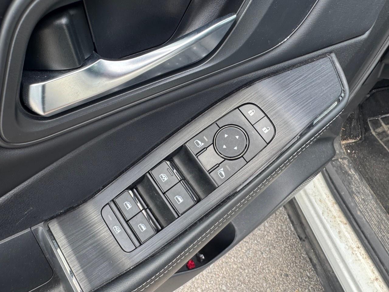 2023 Nissan Rogue Midnight Edition Photo