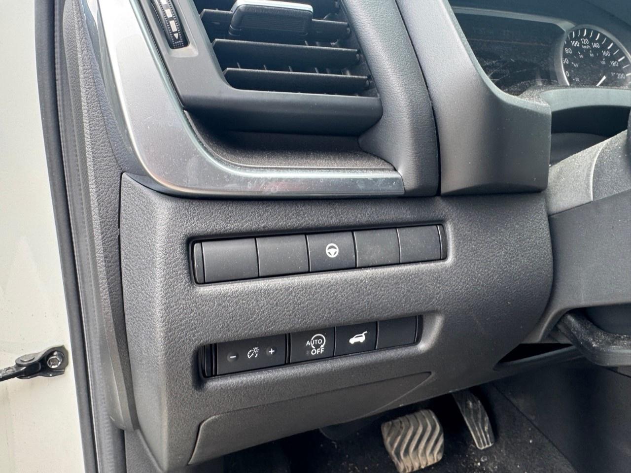 2023 Nissan Rogue Midnight Edition Photo