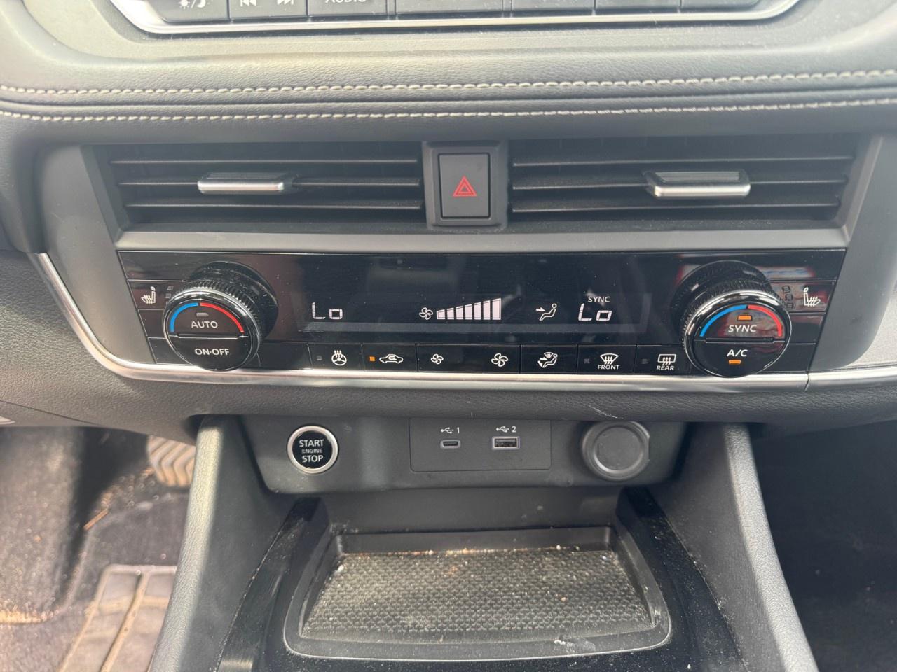 2023 Nissan Rogue Midnight Edition Photo