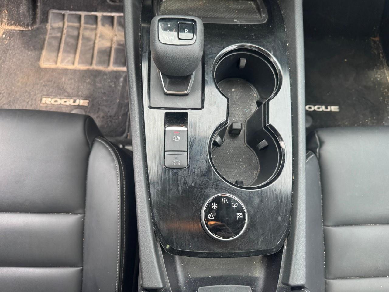 2023 Nissan Rogue Midnight Edition Photo