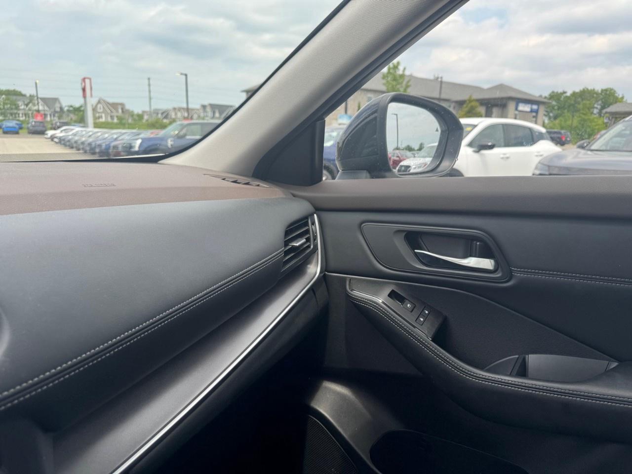 2023 Nissan Rogue Midnight Edition Photo