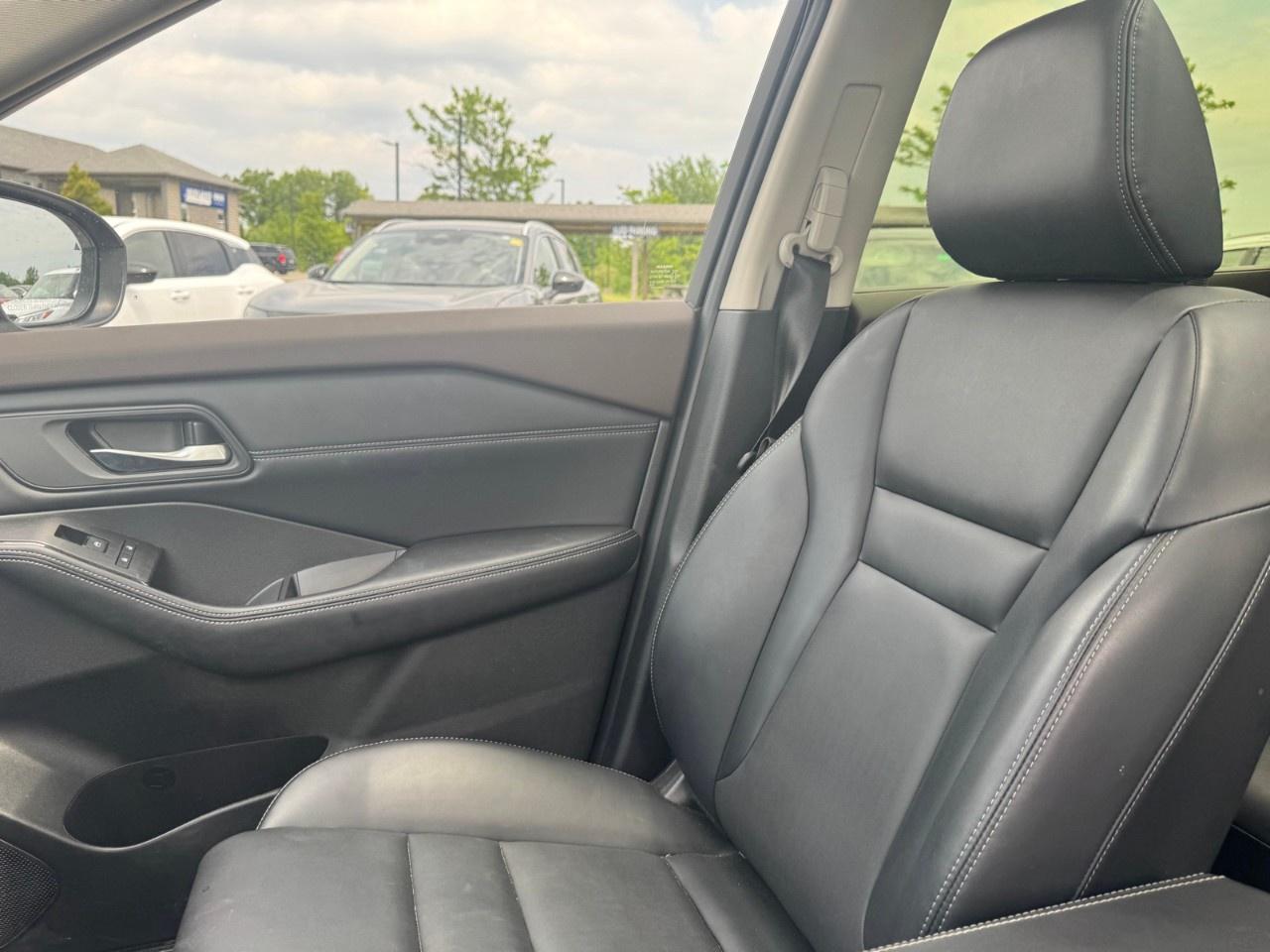 2023 Nissan Rogue Midnight Edition Photo