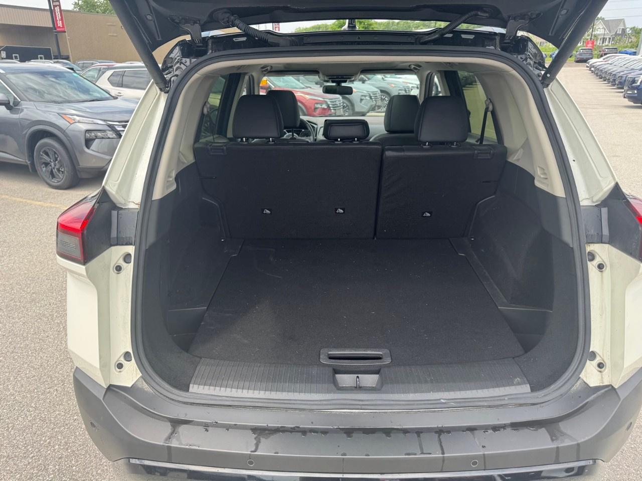 2023 Nissan Rogue Midnight Edition Photo