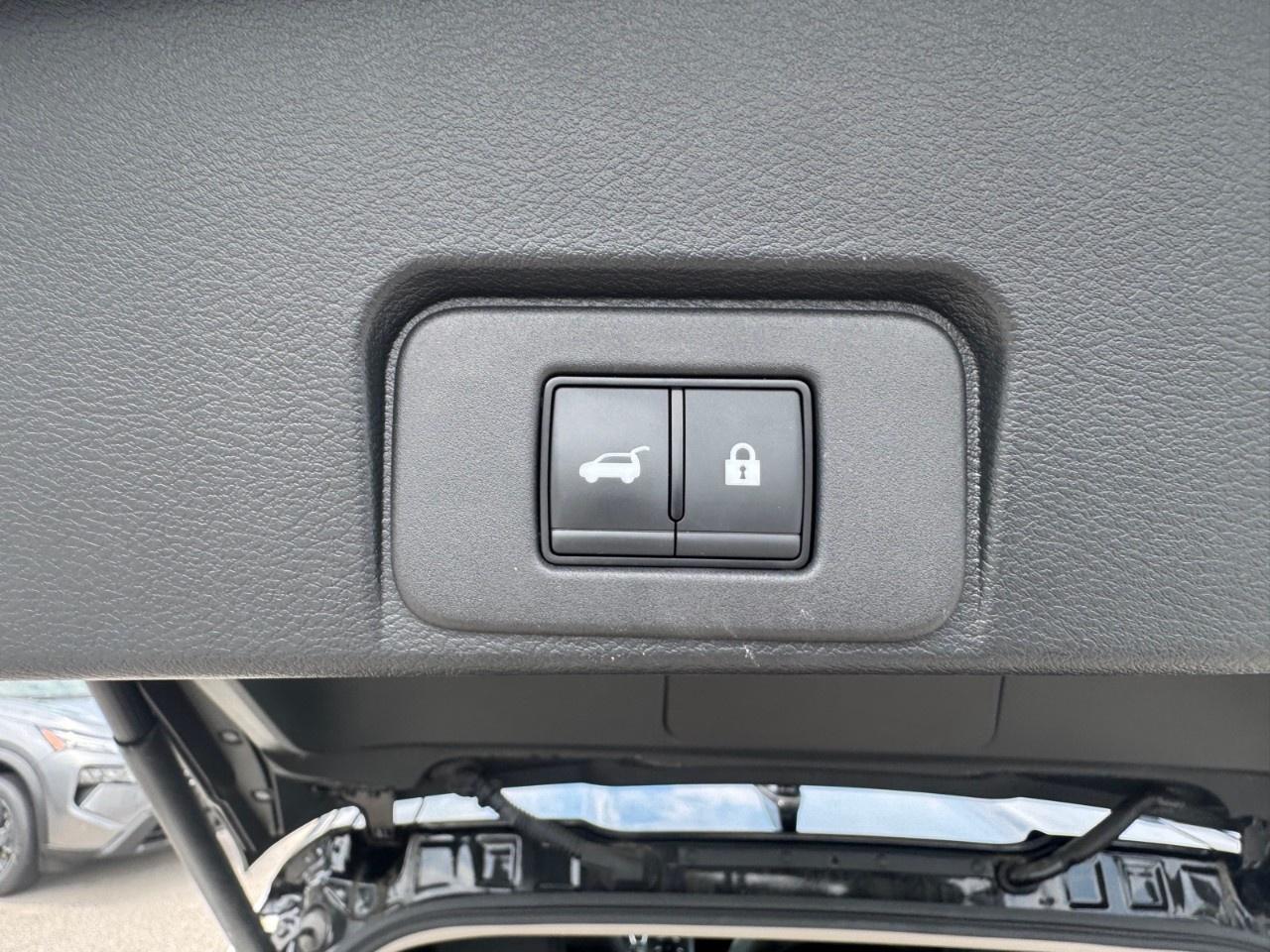 2023 Nissan Rogue Midnight Edition Photo