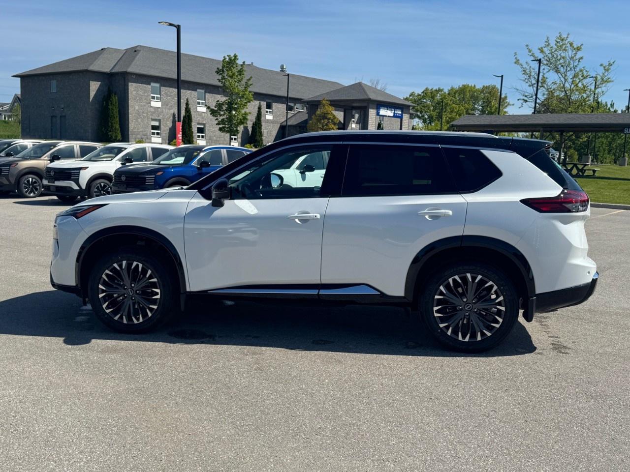 2026 Nissan Rogue AWD Platinum Photo