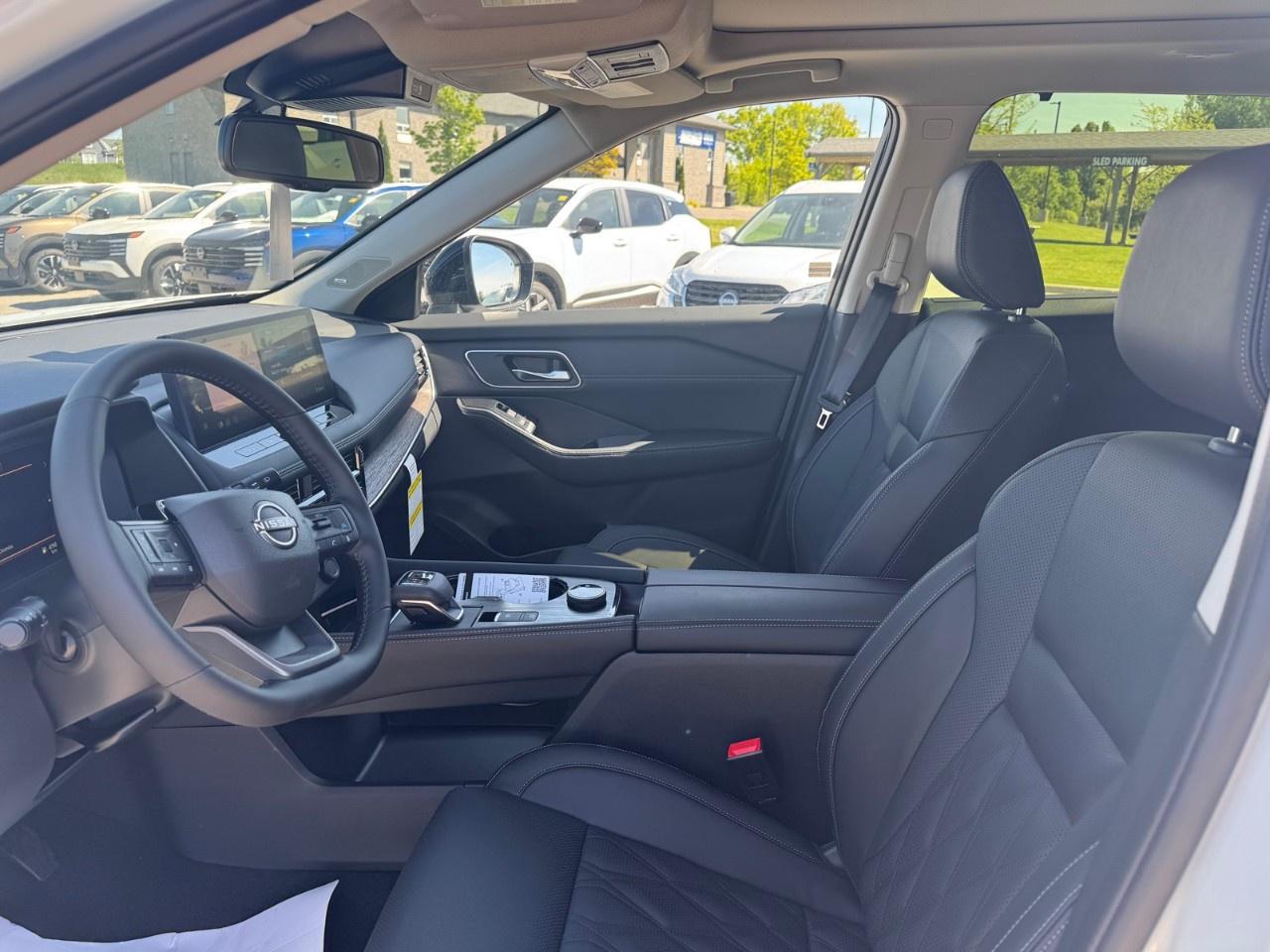 2026 Nissan Rogue AWD Platinum Photo
