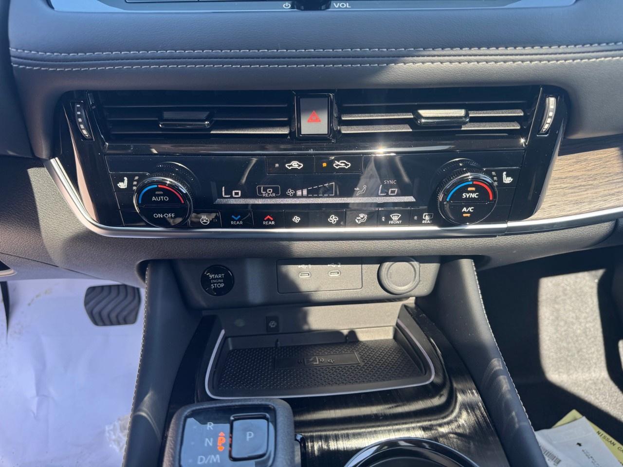 2026 Nissan Rogue AWD Platinum Photo