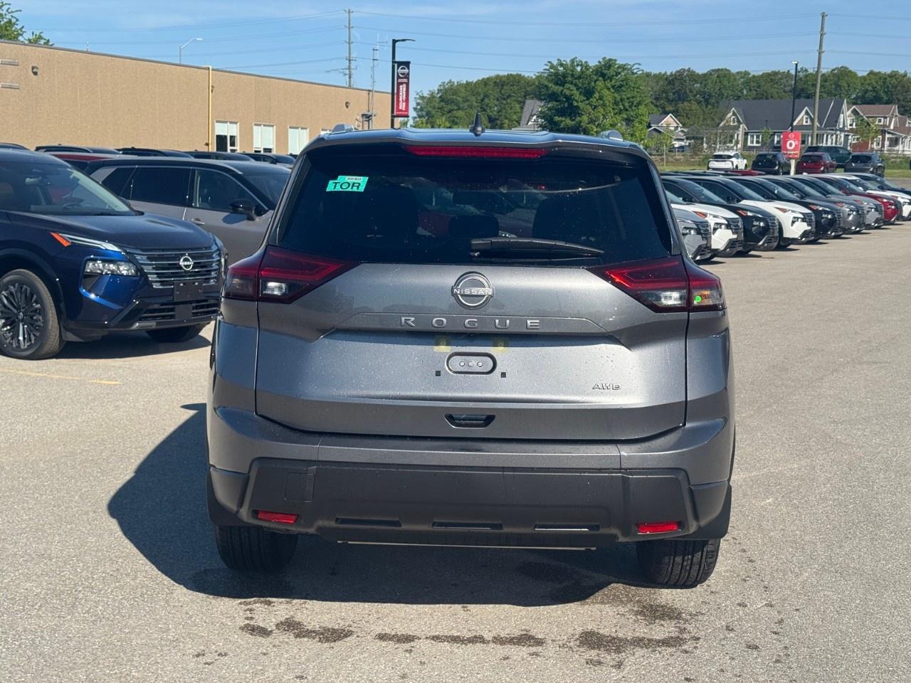 2026 Nissan Rogue AWD SV Moonroof Photo