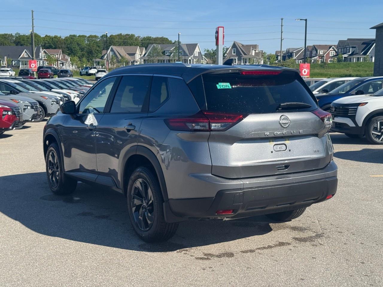 2026 Nissan Rogue AWD SV Moonroof Photo