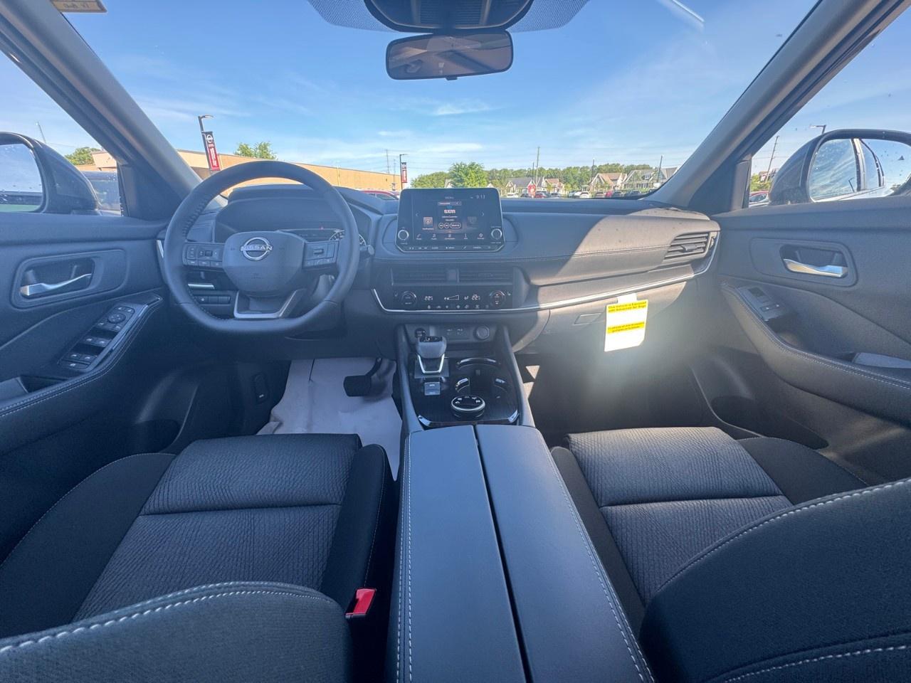 2026 Nissan Rogue AWD SV Moonroof Photo