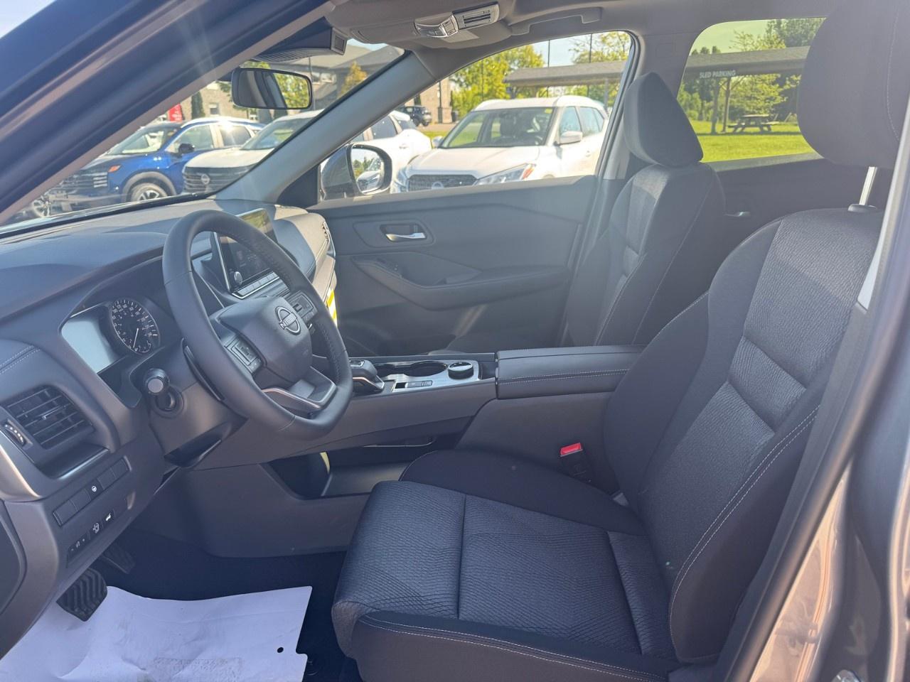 2026 Nissan Rogue AWD SV Moonroof Photo