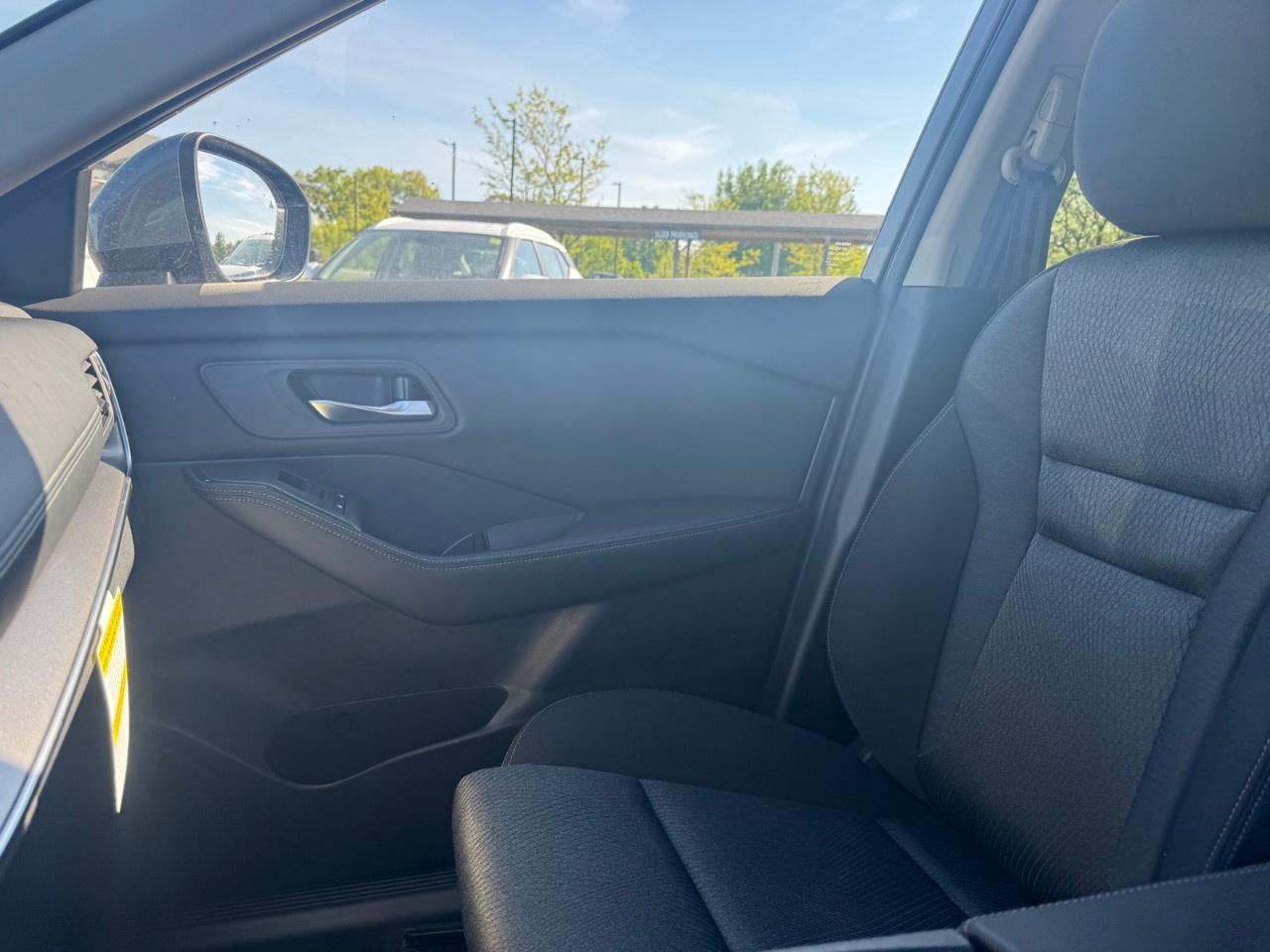 2026 Nissan Rogue AWD SV Moonroof Photo
