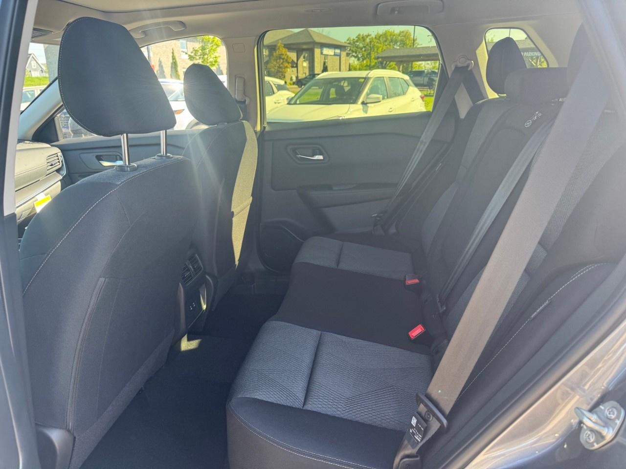 2026 Nissan Rogue AWD SV Moonroof Photo