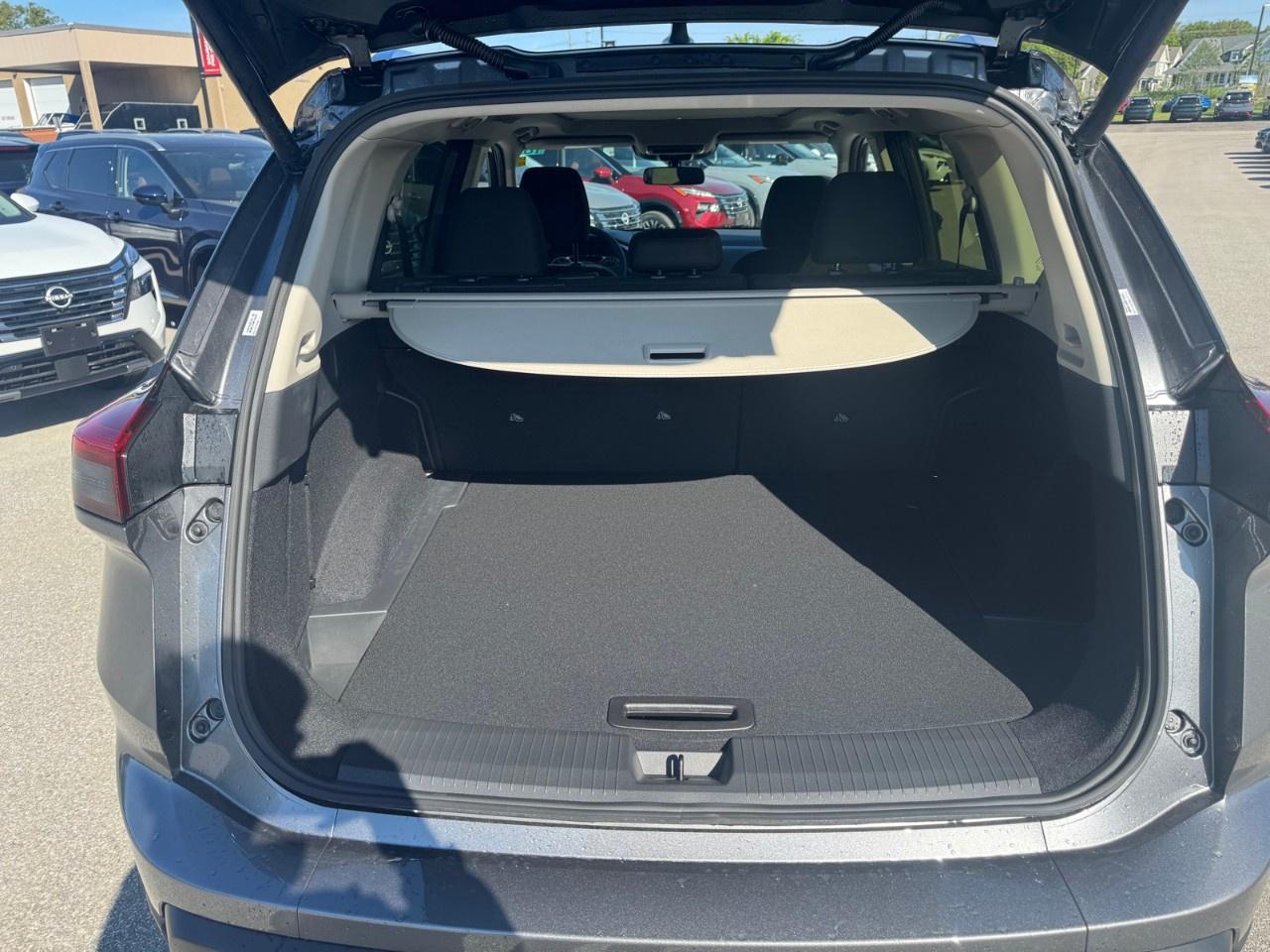2026 Nissan Rogue AWD SV Moonroof Photo