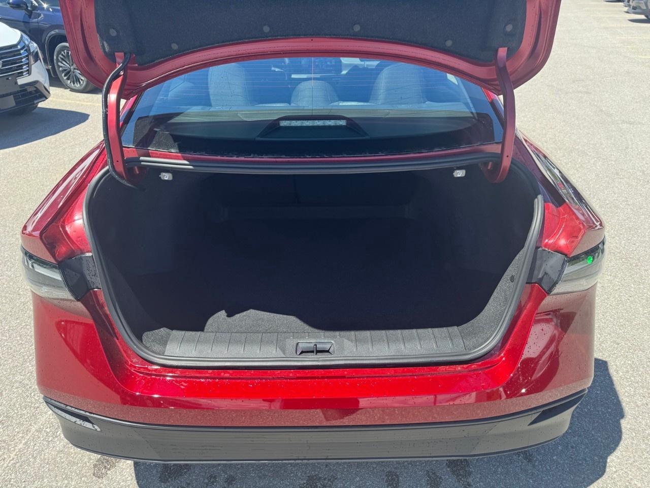 2026 Nissan Sentra SV SEDAN Photo