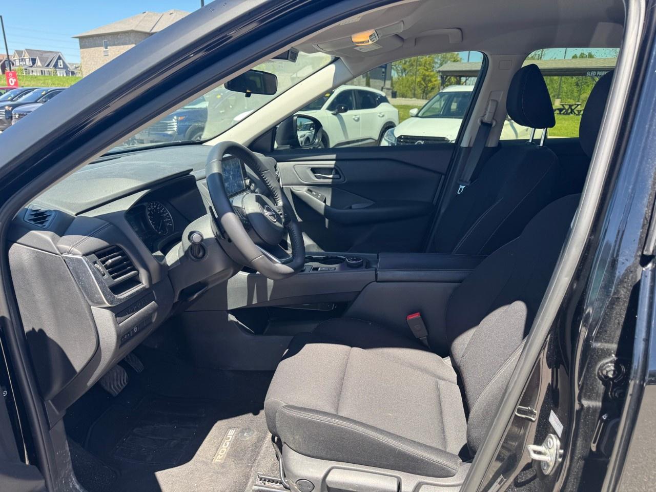 2024 Nissan Rogue AWD S Photo