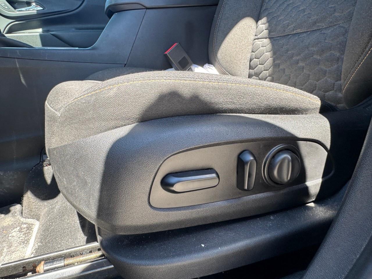 2019 Chevrolet Equinox FWD 4dr LT w/1LT Photo