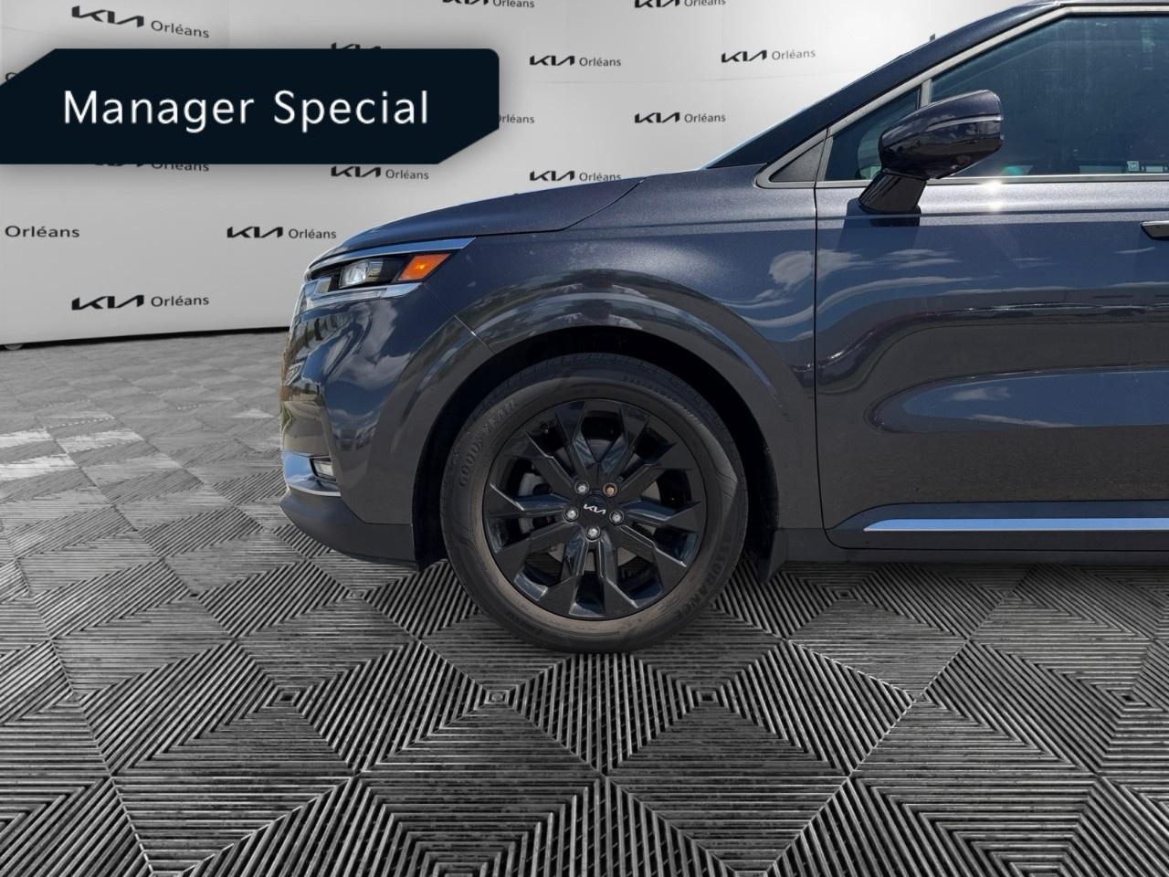 2022 Kia Carnival SX Photo