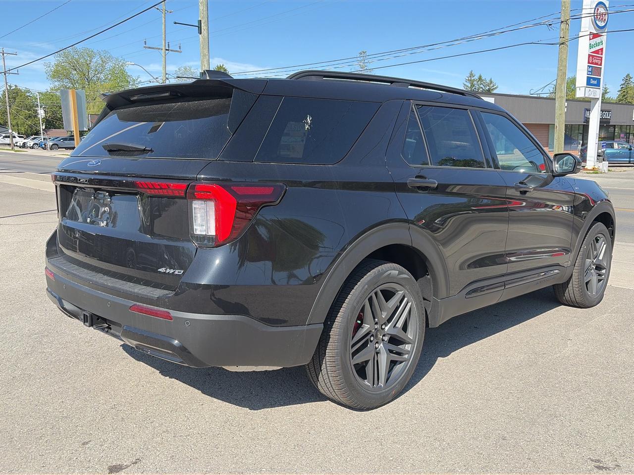 2026 Ford Explorer ST-Line 4WD Photo4