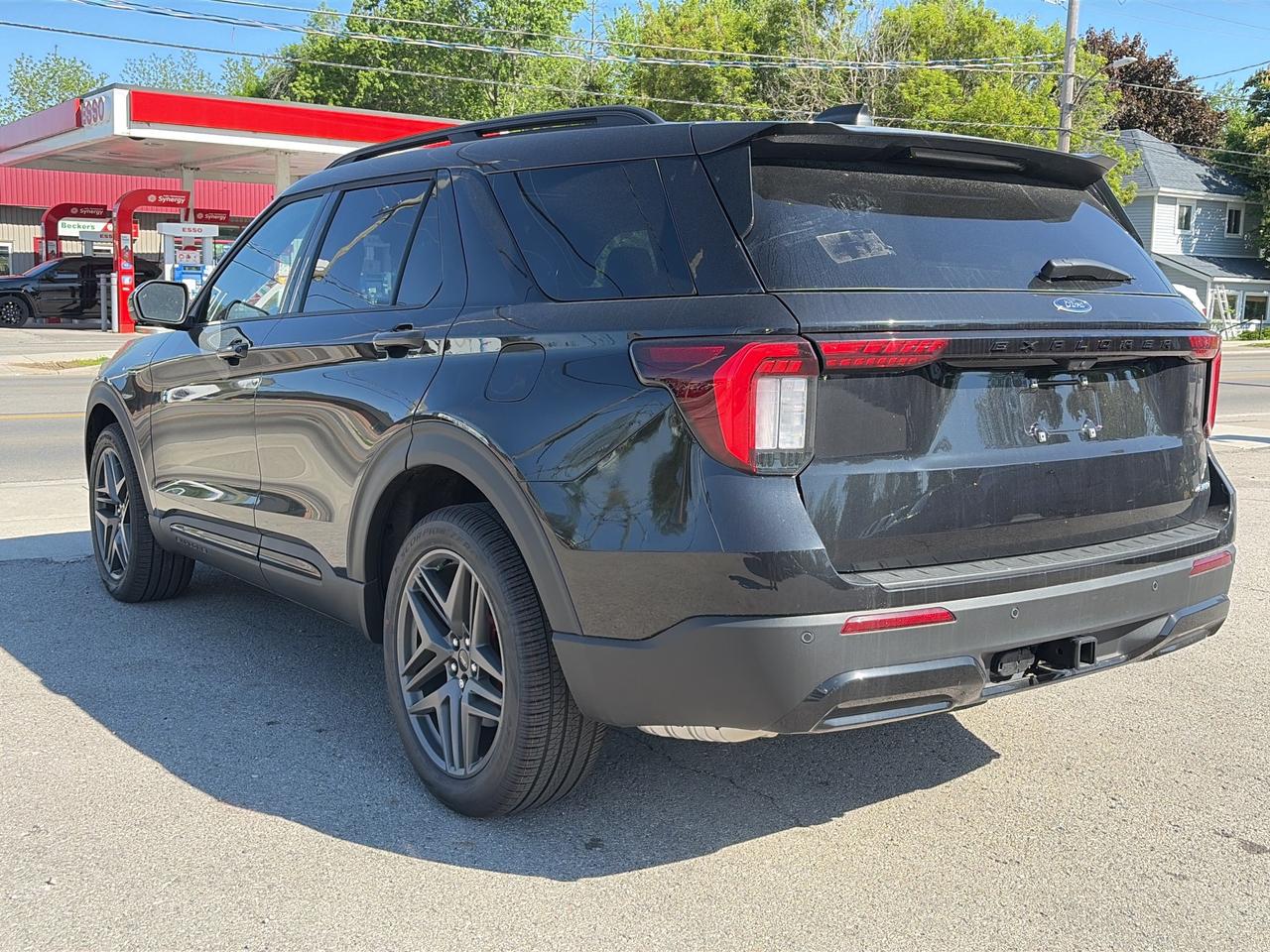 2026 Ford Explorer ST-Line 4WD Photo