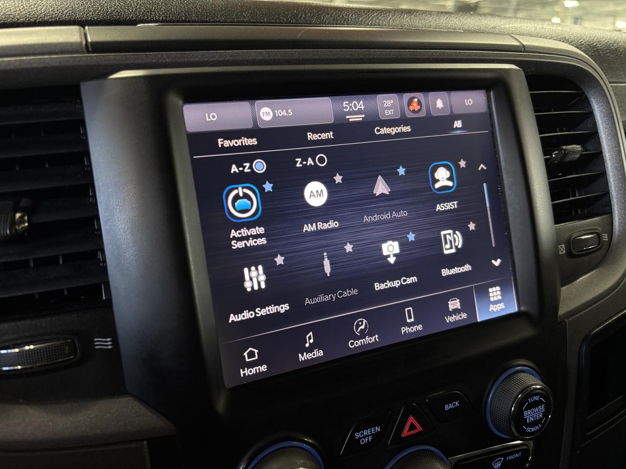 2022 RAM 1500 Classic Express|V8HEMI|4X4|CREWCAB|6PASSENGER|SXM|BACKCAM| Photo