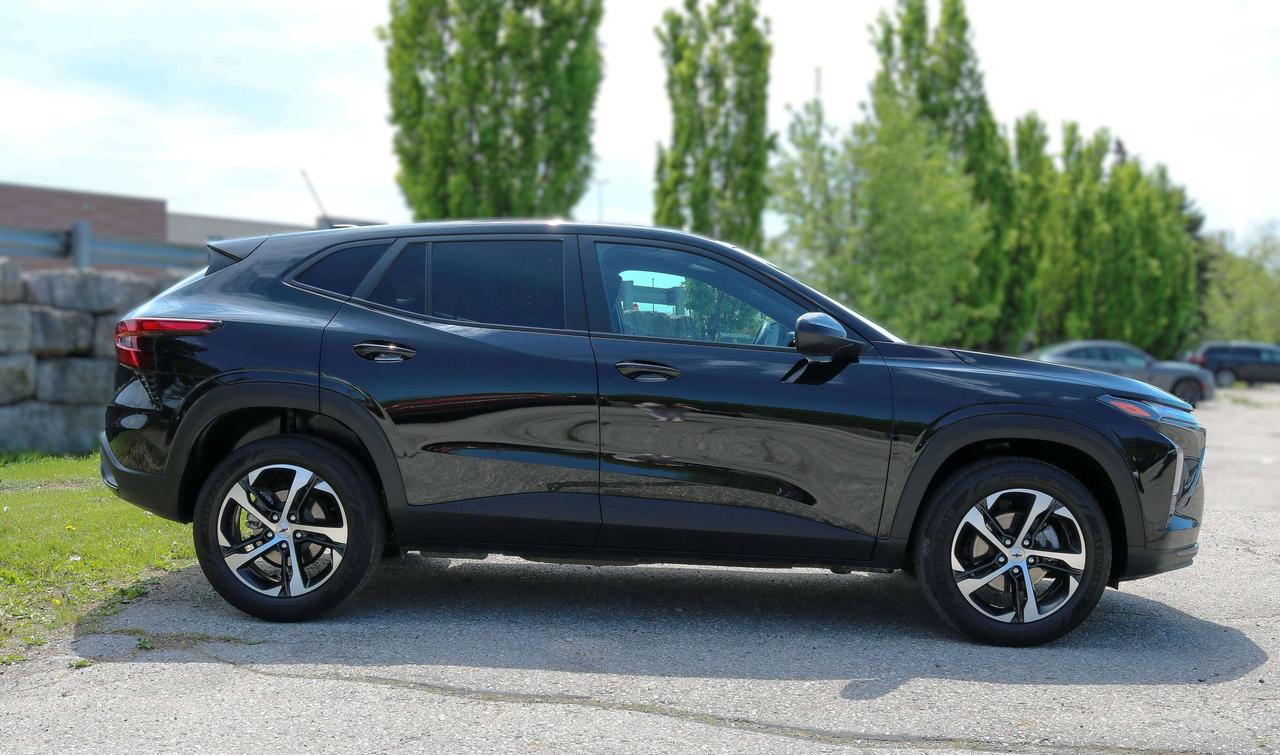 2025 Chevrolet Trax FWD 4dr 1RS  |  BLUETOOTH | HEATED SEAT | Photo