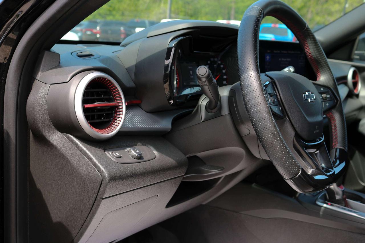 2025 Chevrolet Trax FWD 4dr 1RS  |  BLUETOOTH | HEATED SEAT | Photo