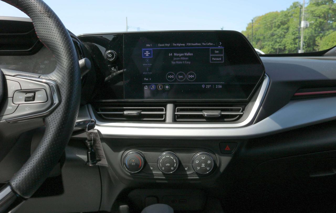2025 Chevrolet Trax FWD 4dr 1RS  |  BLUETOOTH | HEATED SEAT | Photo