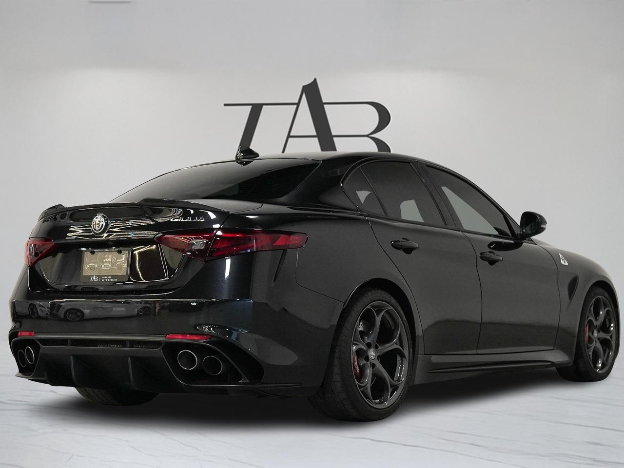 2022 Alfa Romeo Giulia QUADRIFOGLIO | HARMAN KARDON | CARBON FIBER Photo