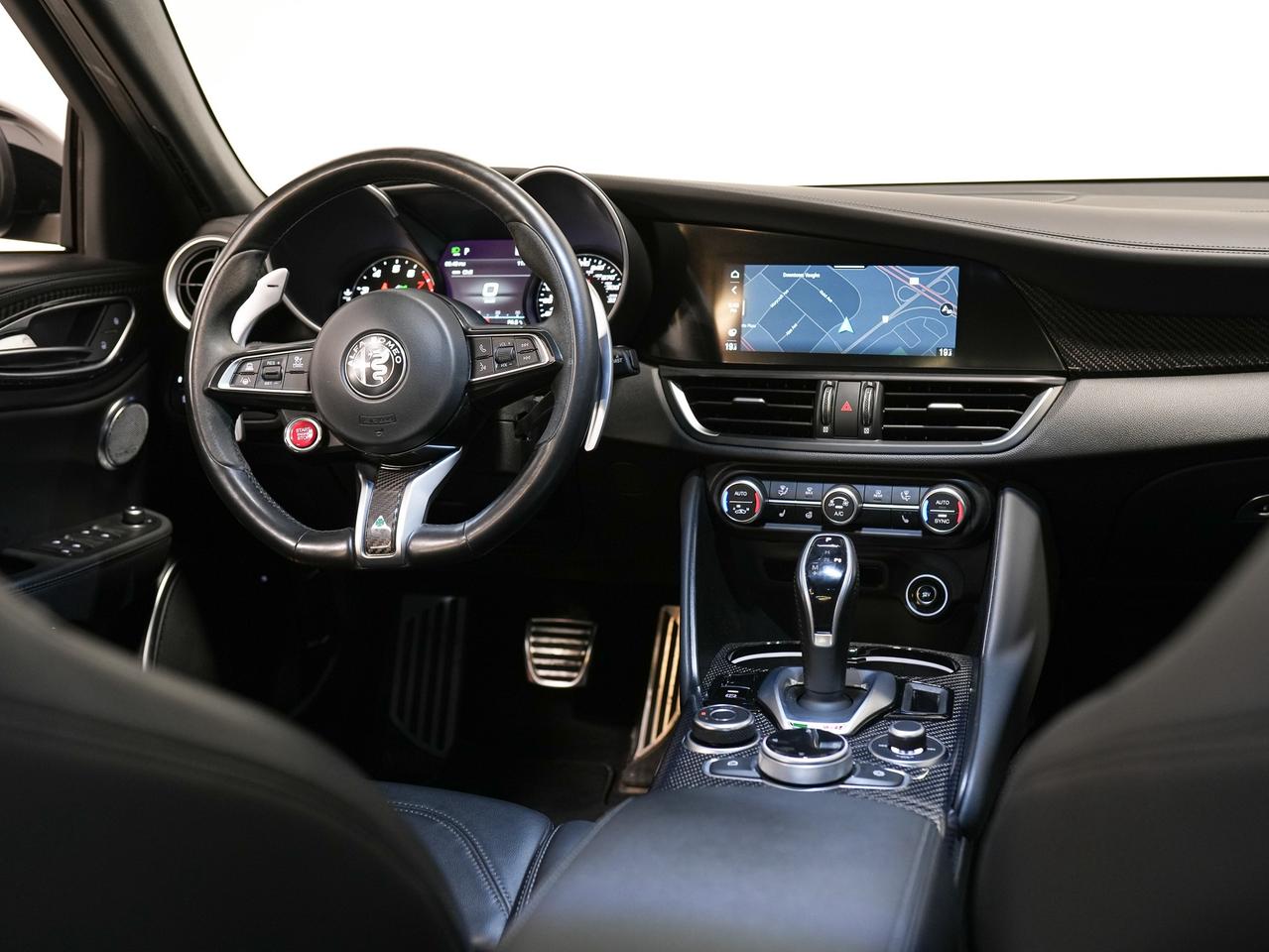 2022 Alfa Romeo Giulia QUADRIFOGLIO | HARMAN KARDON | CARBON FIBER Photo