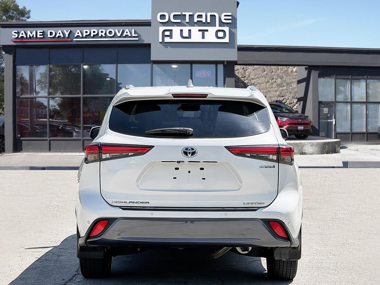 2020 Toyota Highlander HYBRID Limited AWD Photo4