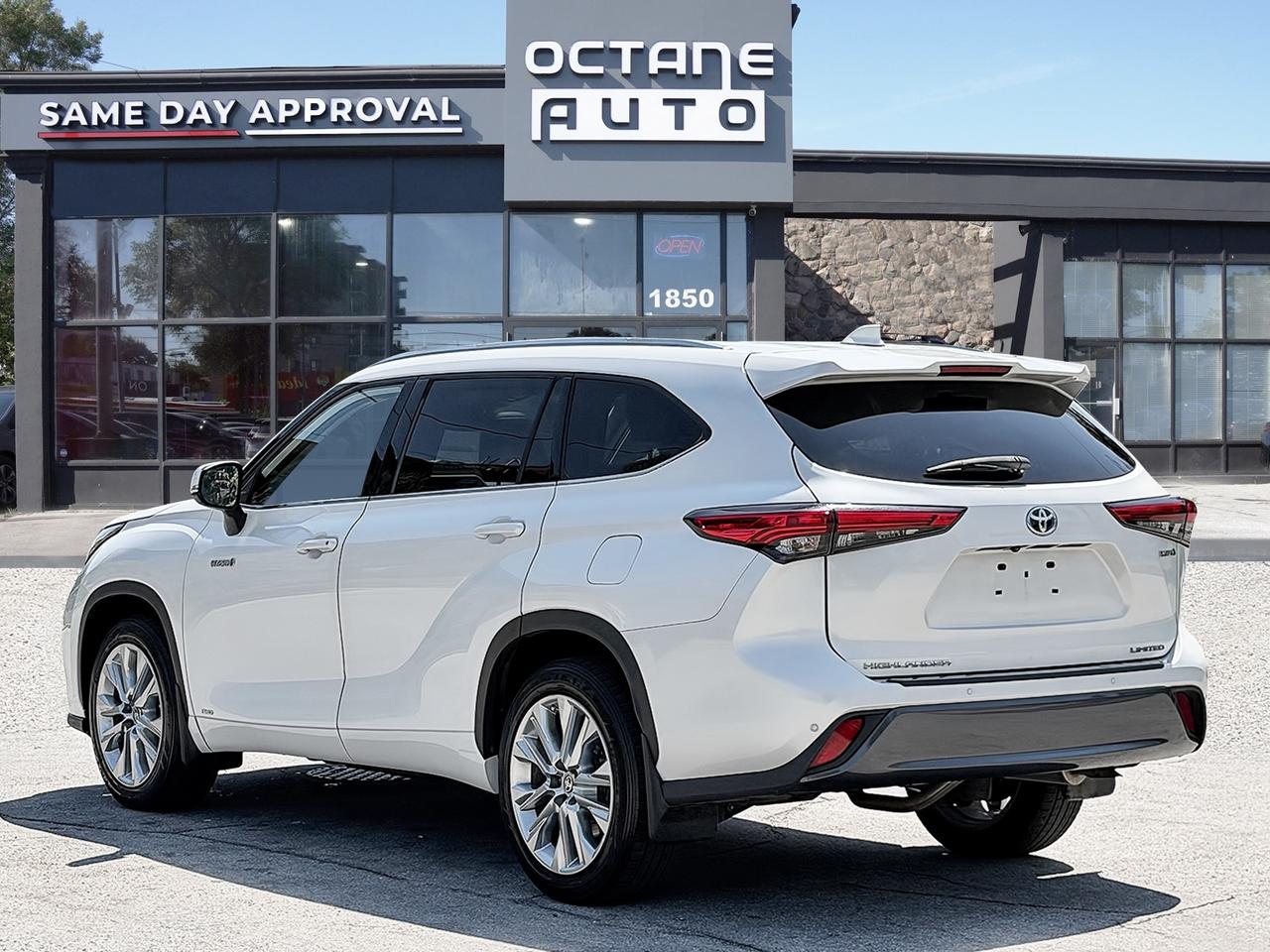 2020 Toyota Highlander HYBRID Limited AWD Photo3
