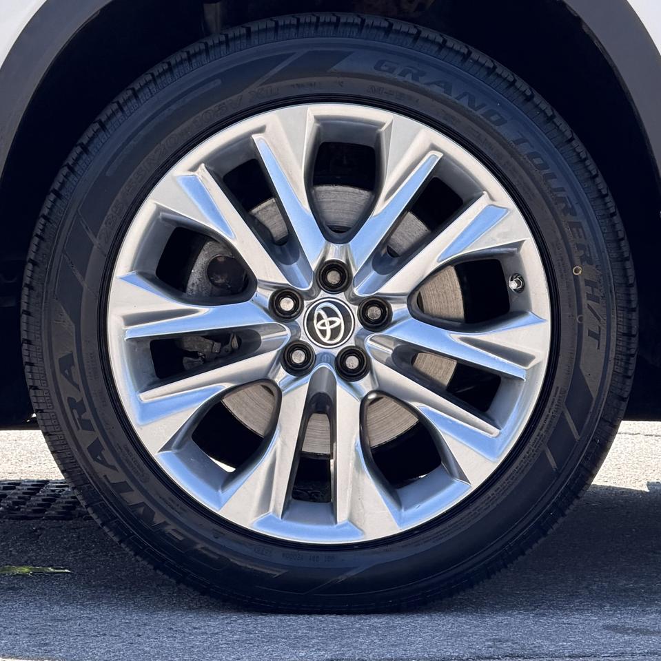 2020 Toyota Highlander HYBRID Limited AWD Photo