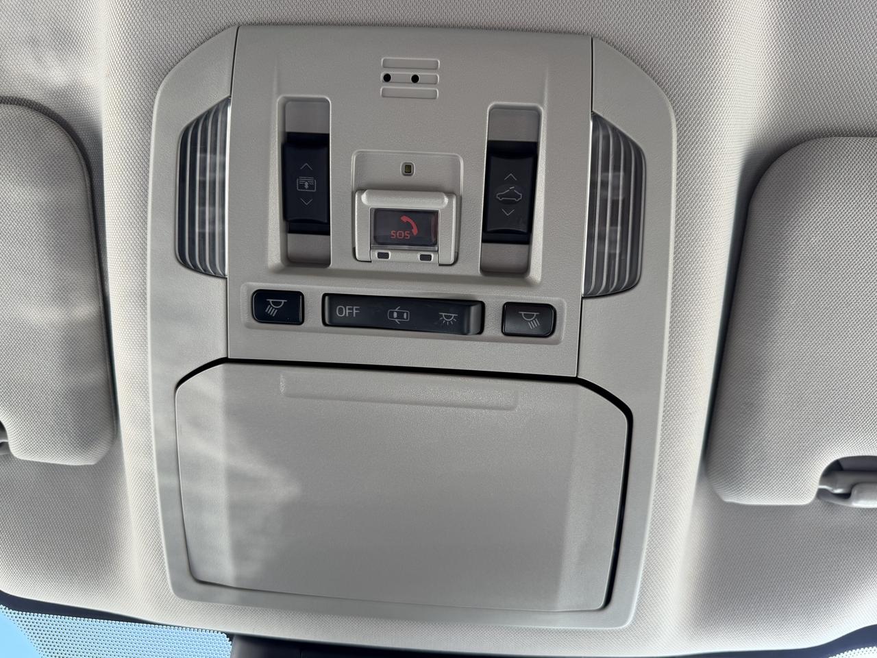 2020 Toyota Highlander HYBRID Limited AWD Photo