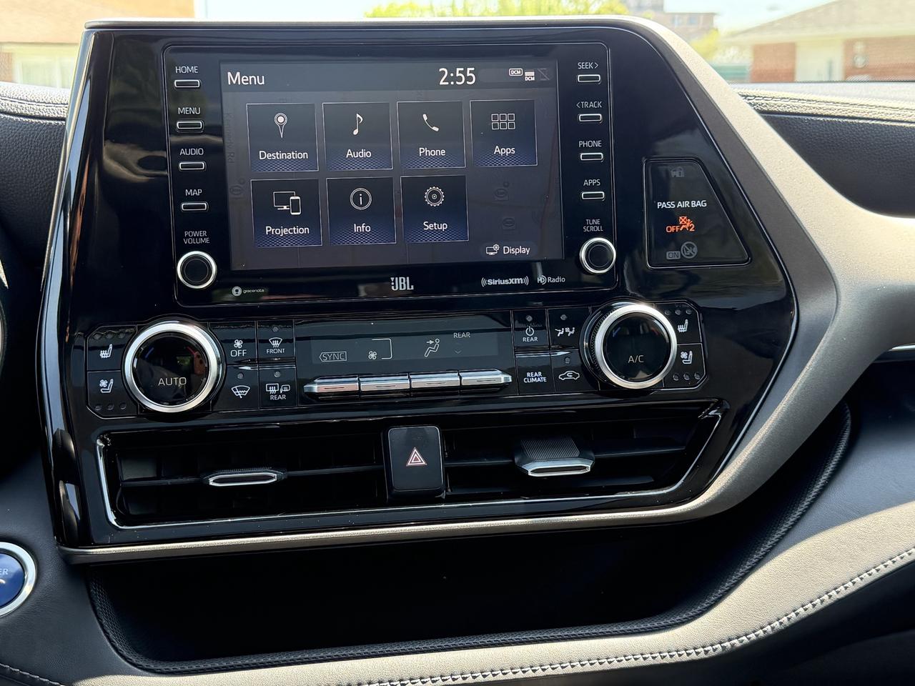 2020 Toyota Highlander HYBRID Limited AWD Photo