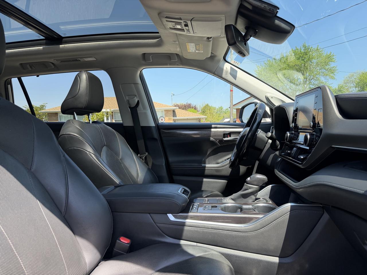 2020 Toyota Highlander HYBRID Limited AWD Photo