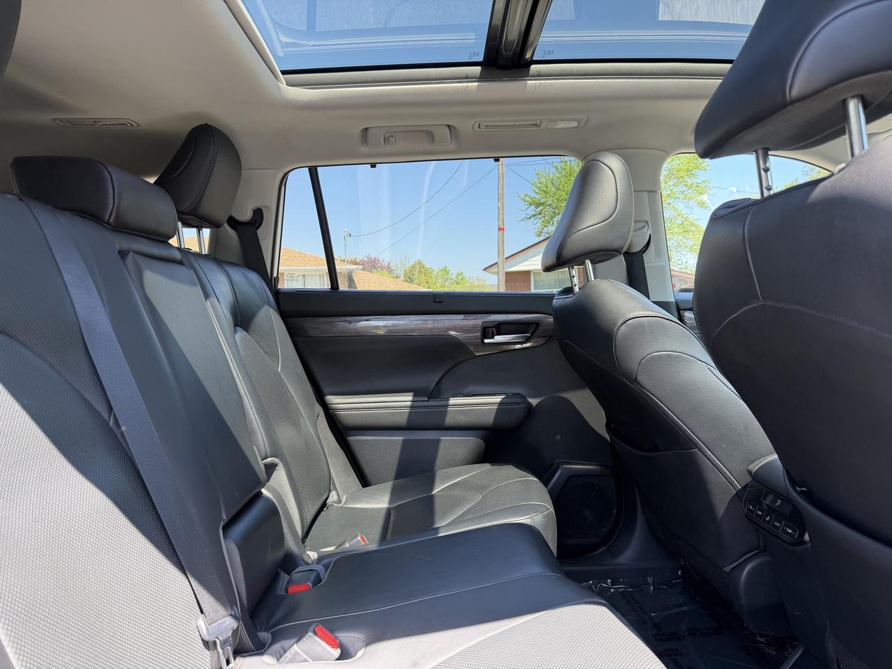 2020 Toyota Highlander HYBRID Limited AWD Photo